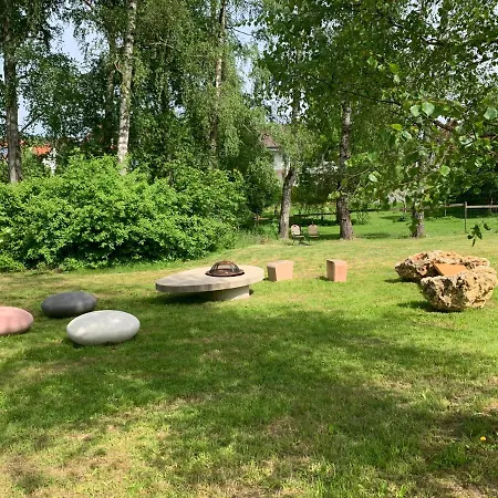 Schloss Huerbel Rosengarten - *