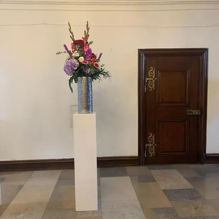 Schloss Huerbel Rosengarten -