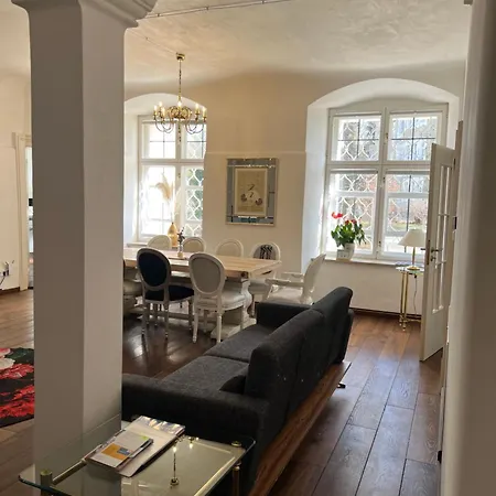 Schloss Huerbel Rosengarten -