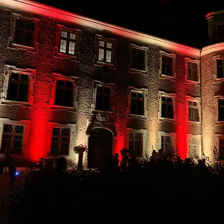 Schloss Huerbel Rosengarten -