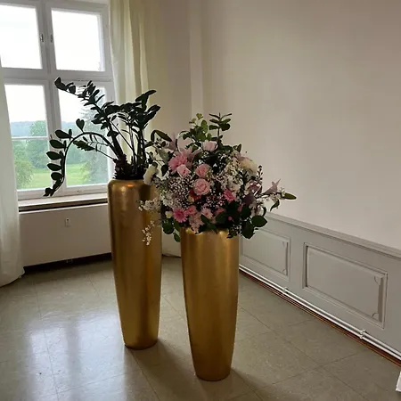 Schloss Huerbel Rosengarten - Daire *